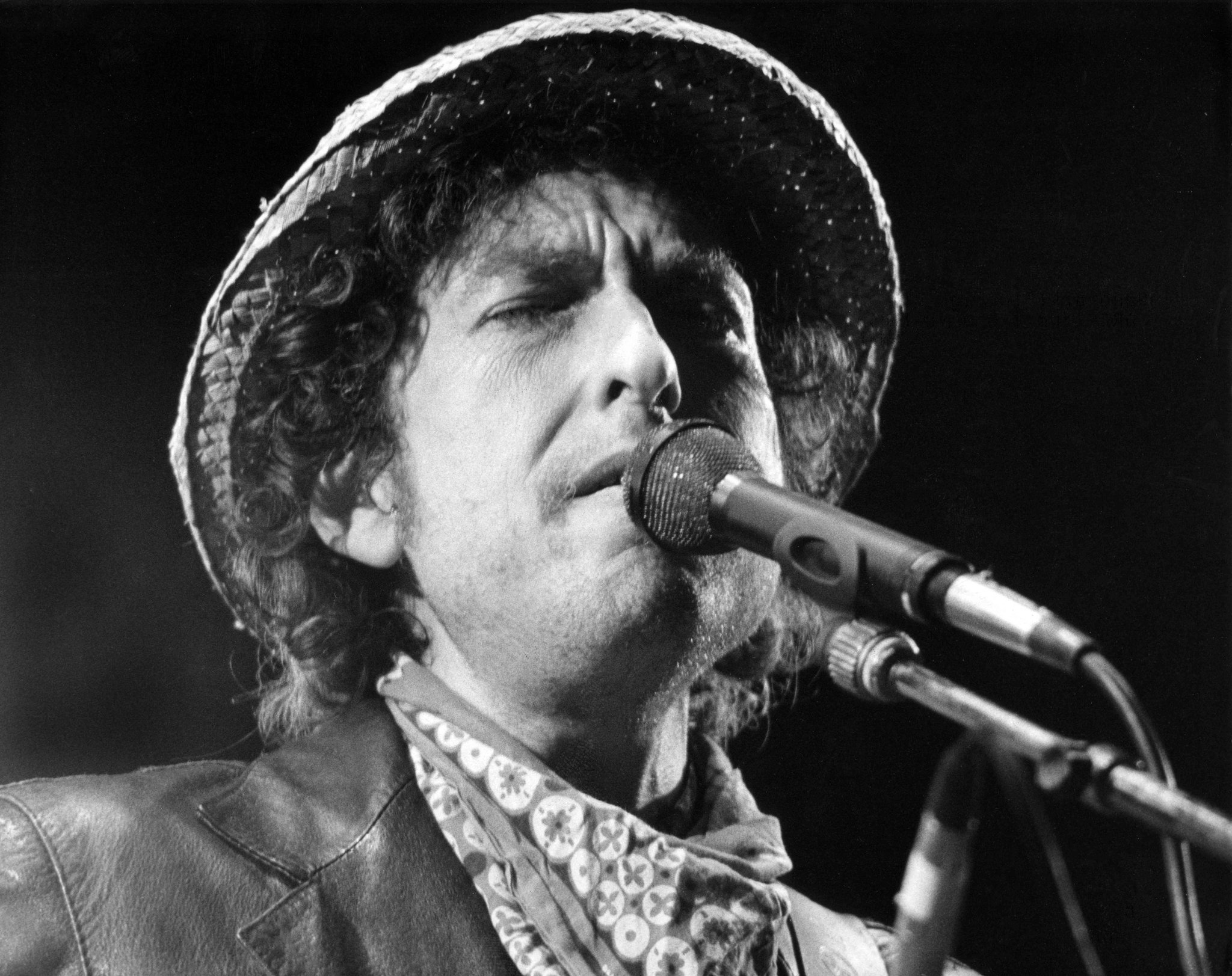 Bob Dylan: Musician with a Nobel Prize in Literature Crossword Solution