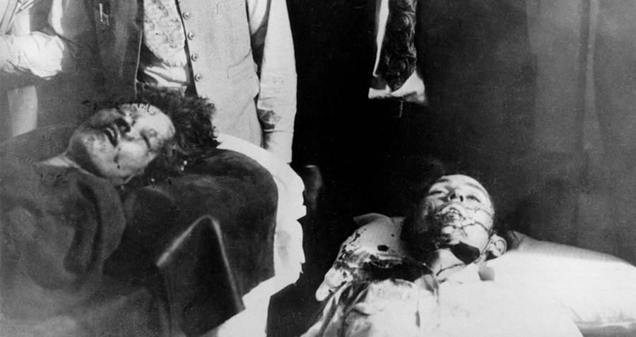 Bonnie and Clyde Post Mortem Pictures:  Real Photos You Wont Find in Textbooks